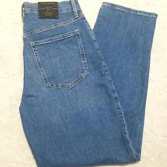 Banana Republic High-Rise Medium Wash Straight Jean - Picture 7 of 14